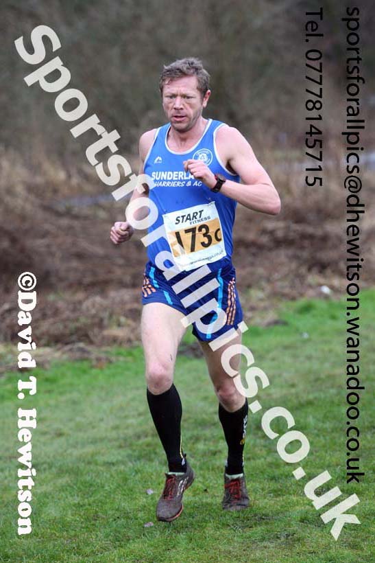 Mens veterans Durham Cathedral Cross Country Relays, Maiden Castle, Durham. Photo: David T. Hewitson/Sports for All Pics